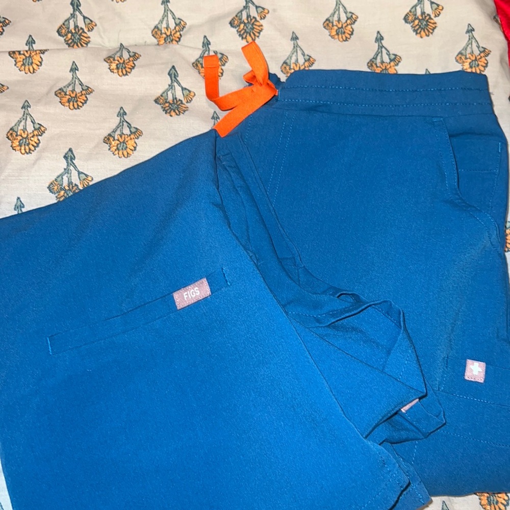 X small top and small bottom